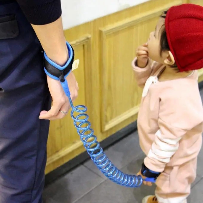 Child Safety Harness With Wrist Strap – Adjustable Anti-Lost Traction Leash 1