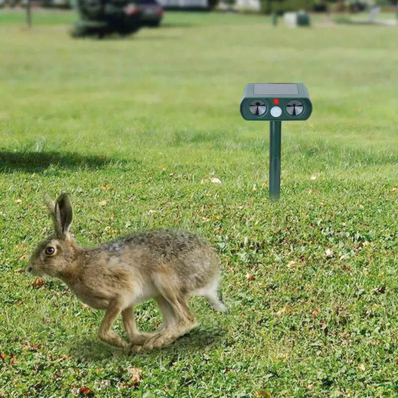 Solar-Powered Ultrasonic Pest Deterrent For Outdoor Use 1